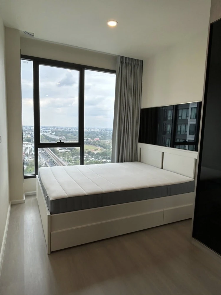 For rent: Cielo Sri Pathum, 1-bedroom plus unit on a very high floor with unobstructed city views. Don't miss out!