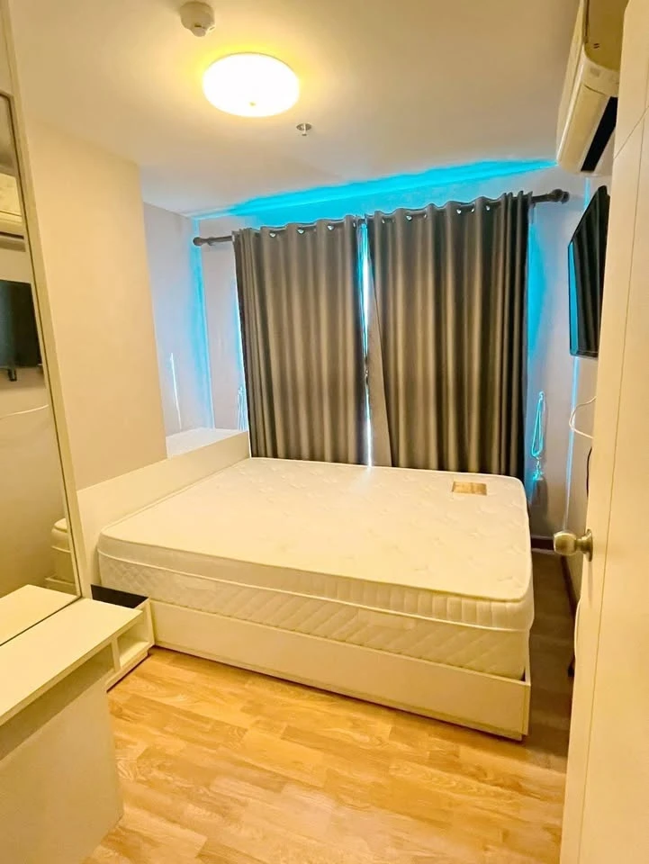 For rent: The Trust Condo Ngamwongwan, 31st floor, very high, great breeze, complete facilities, hurry up and grab it now.