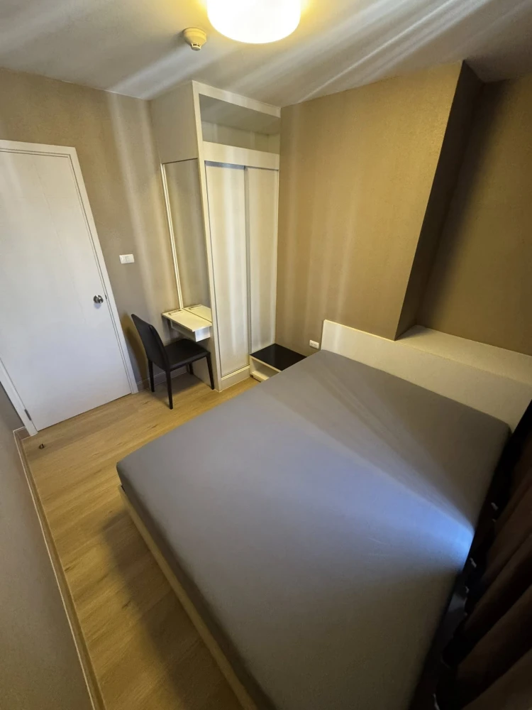 For rent: The Trust Condo Ngamwongwan, high floor unit, fully furnished, spacious and comfortable. Book now!