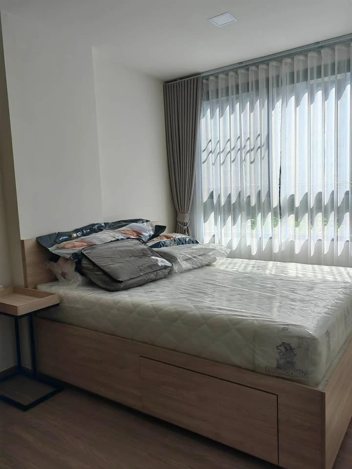 For rent: The Move Bangna, a large, comfortable room with ample living space. Everything you need in one place. Just bring your belongings and move in
