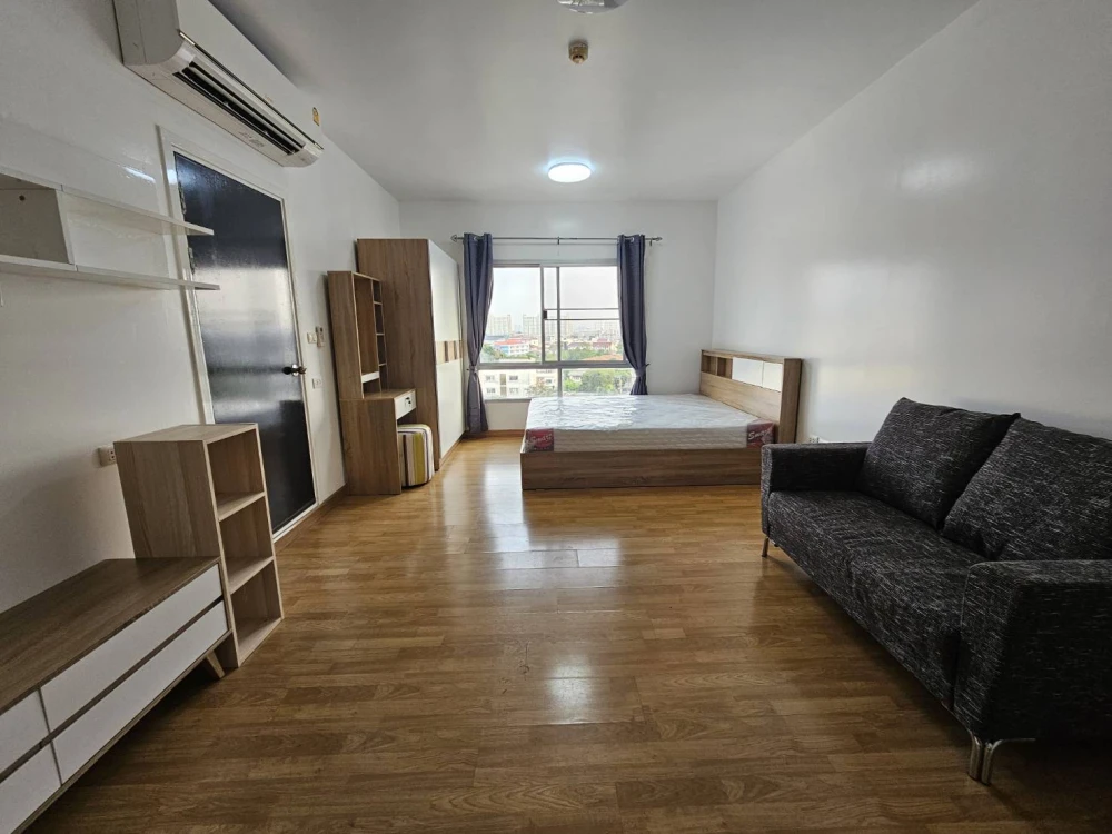 For rent: The Tree Lat Phrao Wang Hin, 8th floor, fully furnished room, ready to move in. Interested? Hurry and book now. Urgent!