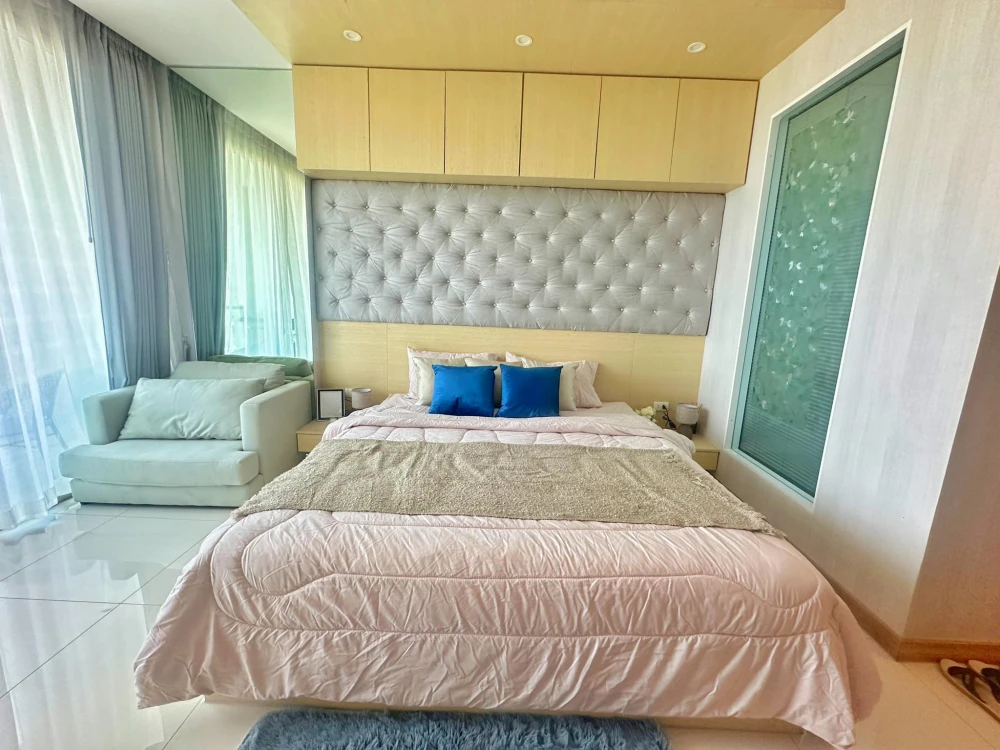 For rent: The Riviera Wongamat Beach (North Pattaya), 10th floor, beautiful room, fully furnished, book now.