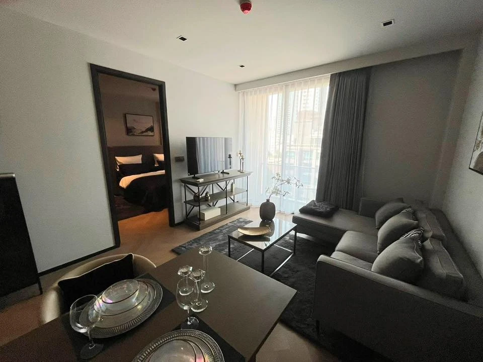For rent: The Reserve 61 Hideaway, 7th floor, top floor, very spacious room, decorated with quality furniture, first come first served.