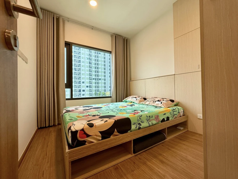 For rent: The Livin Ramkhamhaeng. Beautifully furnished unit, ready to move in. Ideal for living or working in the city.