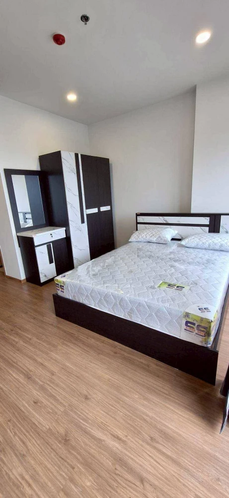 For rent!! The Living Phetkasem 37, 27th floor, Building B, beautiful room, fully furnished, ready to move in. Reserve now!!