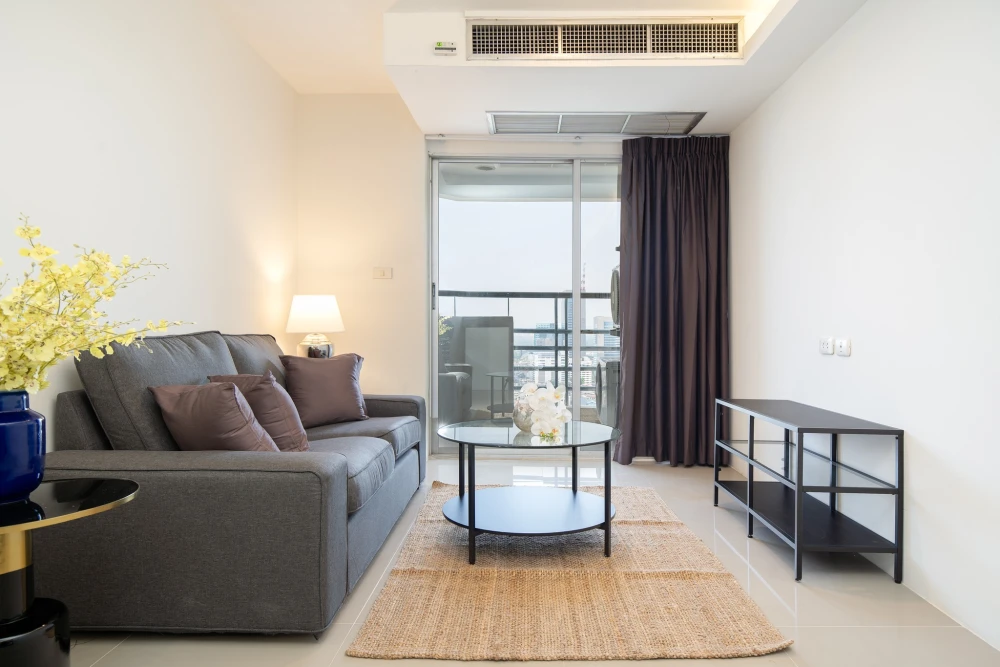 For rent or sale: The Waterford Diamond Sukhumvit 30/1, very high floor, city view, spacious area, hurry and reserve now.
