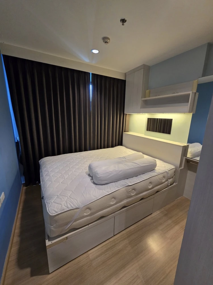 For rent: The Base Rama 9 - Ramkhamhaeng. Well-built bedroom, decorated in soothing blue tones, comfortable to live in. Book now and you won't be disa