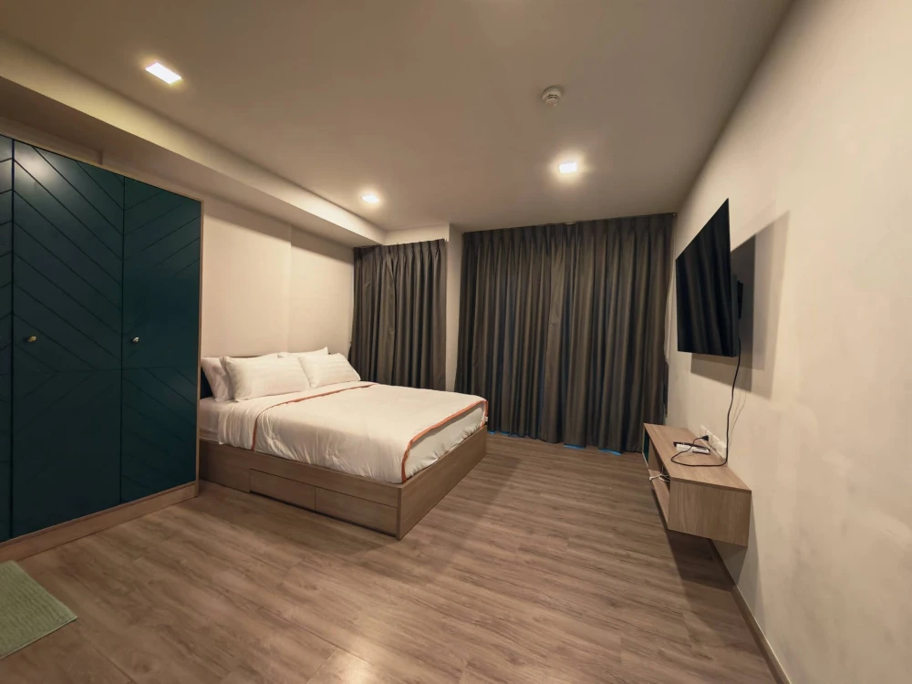 For rent: The Base Sukhumvit 50, studio room, 7th floor. Fully furnished with appliances. Book now! Don't miss out!