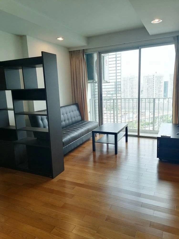 For rent: The Line Phahon Yothin Park, can be made into 2 bedrooms, spacious usable area, 26th floor, very high, hurry and book now.