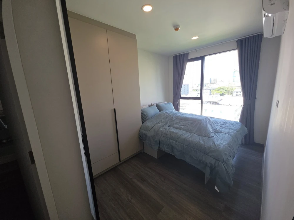 For rent: Flexi Sathorn - Charoen Nakhon, 8th floor, view of the BTS Skytrain and Icon Siam, fully furnished. Book now!