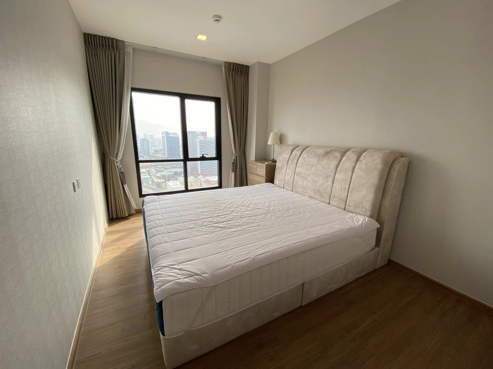 For rent: Metris Rama 9-Ramkhamhaeng, corner room, 28th floor, very high, ready to move in.