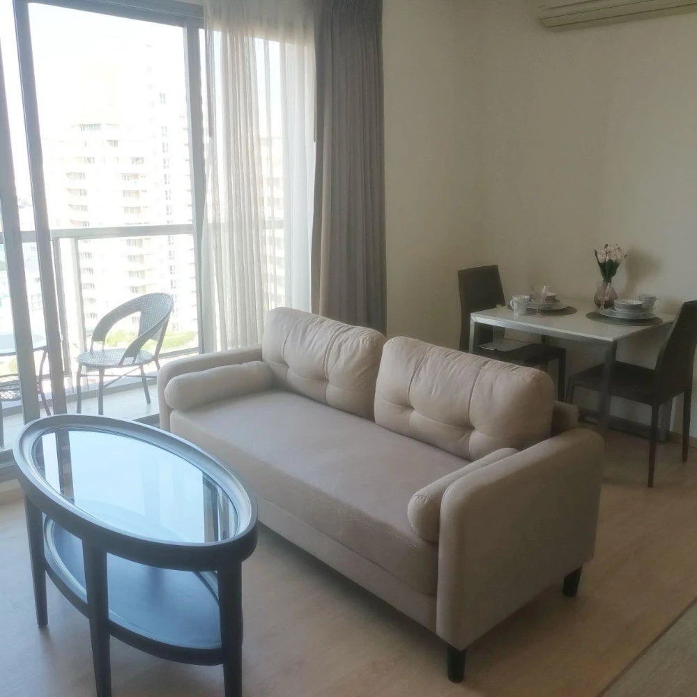 For rent H Condo Sukhumvit 43, city view, private and quiet, stylishly decorated and ready to move in immediately!