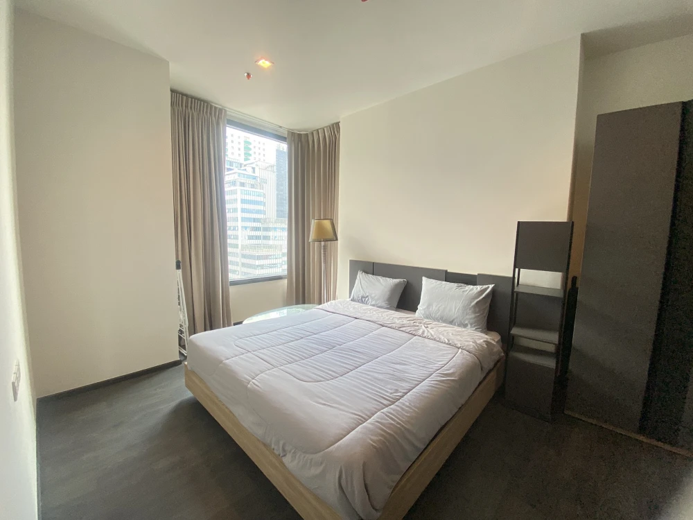 For rent: Edge by Sansiri Sukhumvit 23, 21st floor, city view, spacious room, comfortable, fully furnished, reserve now.