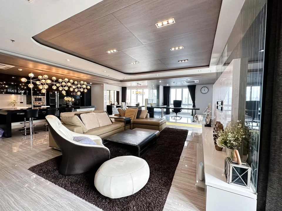 For rent, AP City Smart Sukhumvit 18, very large room, luxuriously decorated with built-in furniture, with quality furniture, book now.