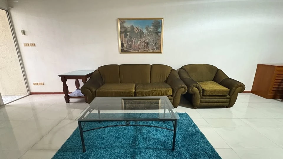For rent, SV City Rama 3, very spacious room, 3 bedrooms, 2 bathrooms, very high floor, great breeze, don't miss it.