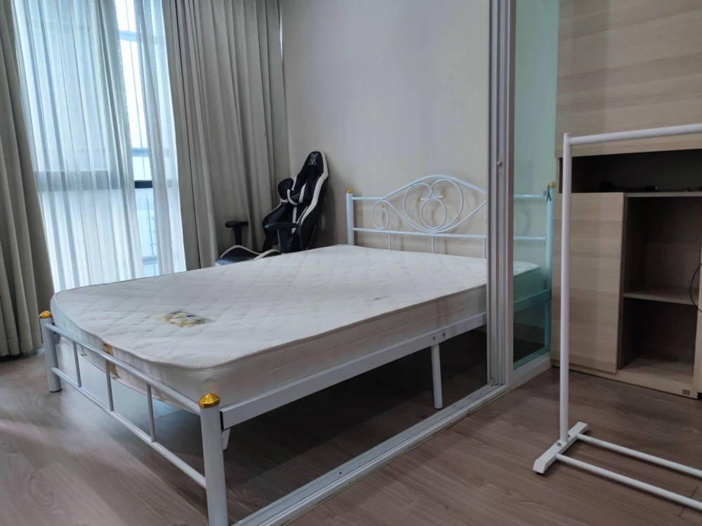 For rent: Astro Condominium. It is simply decorated but fully functional. Comes with electrical appliances. Hurry and reserve now!