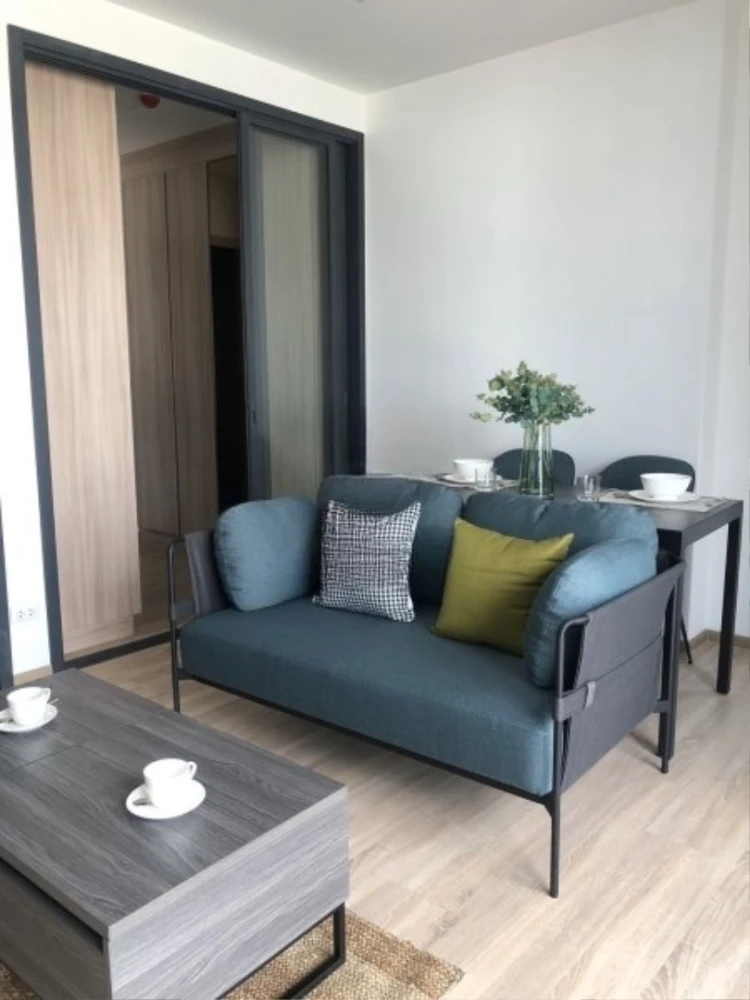 For rent: XT Phaya Thai. Beautiful room with great view, ready to move in, fully furnished, excellent facilities, close to the BTS. Book now!