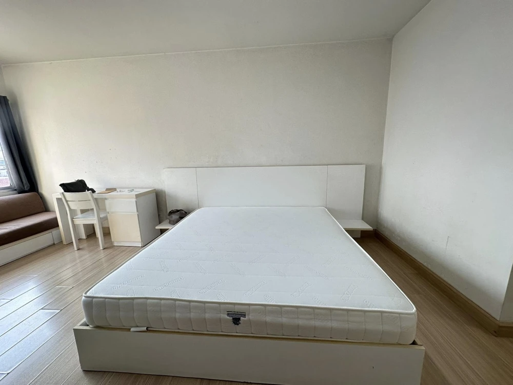 For rent: A Space Asoke-Ratchada, studio room, 6th floor, fully furnished, hurry and reserve now!