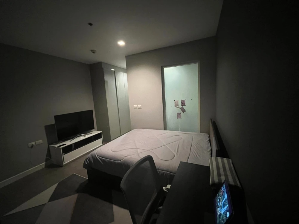 For rent: A Space ID Asoke-Ratchada, 11th floor, city view towards Sukhumvit buildings, fully furnished. Book now before it's too late!