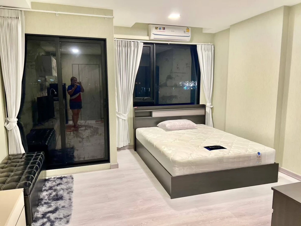 For rent: A-Land Thainoi Westgate. Bright, clean, and comfortable room. Furnished and equipped with appliances, ready to move in.