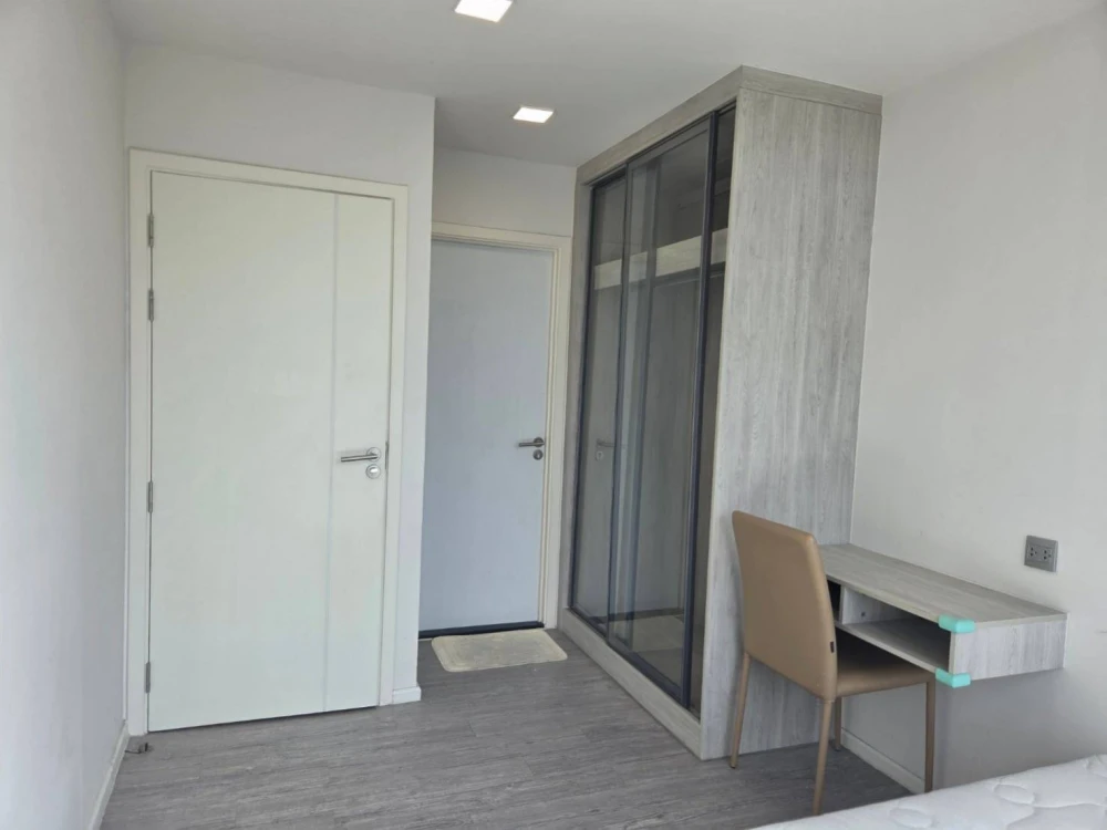 For rent: Atmoz Tropicana Bangna. Beautiful room, fully furnished. Move in immediately! Book now!!