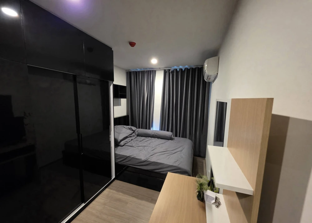 For rent: Aspire Ratchayothin, 5th floor, Building C. Fully furnished, ready to move in. First come, first served.