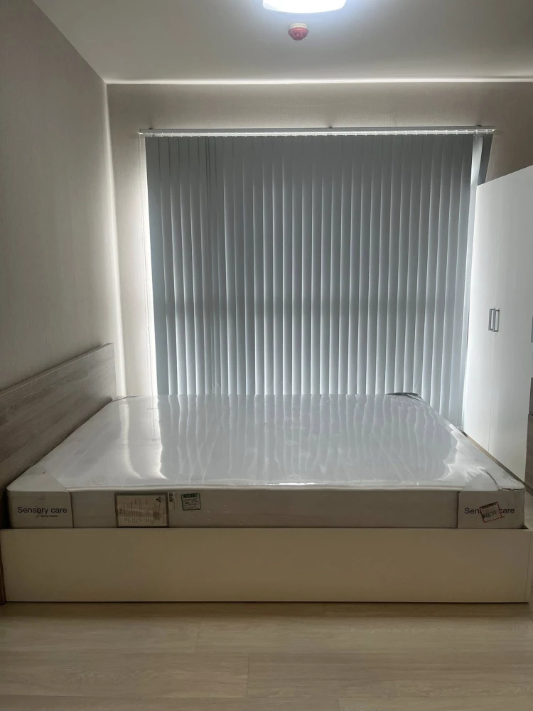 For rent: Aspire Rattanathibet. Spacious room, not stuffy. Balcony overlooking the swimming pool. Good breeze, not hot. Reserve now.