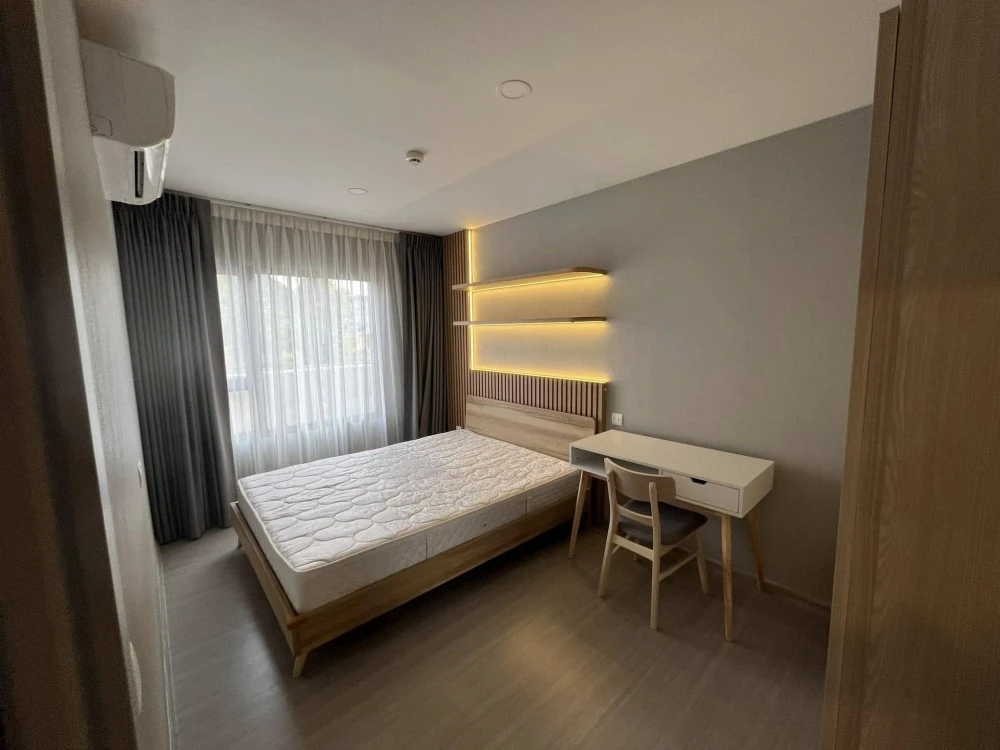 For rent: Aspire Sukhumvit-On Nut, beautifully decorated in a minimalist style, less is more, simple but looks good. If you're slow, you'll definitely