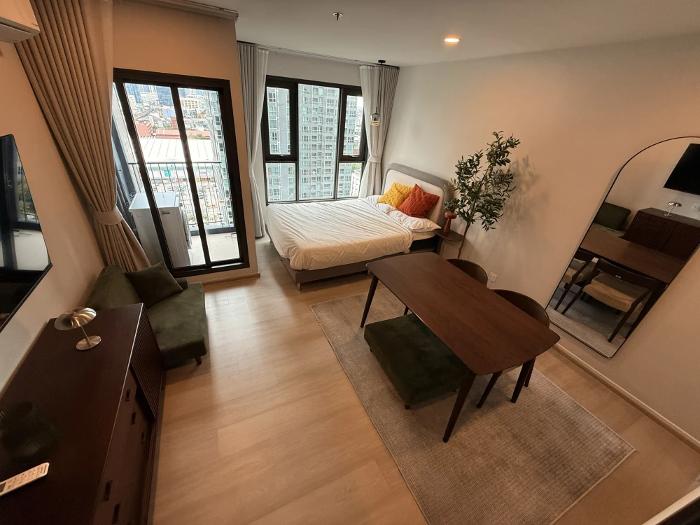 For rent!! Aspire On Nut Station, beautiful room, great location, fully furnished, ready to move in. Don't miss out!!