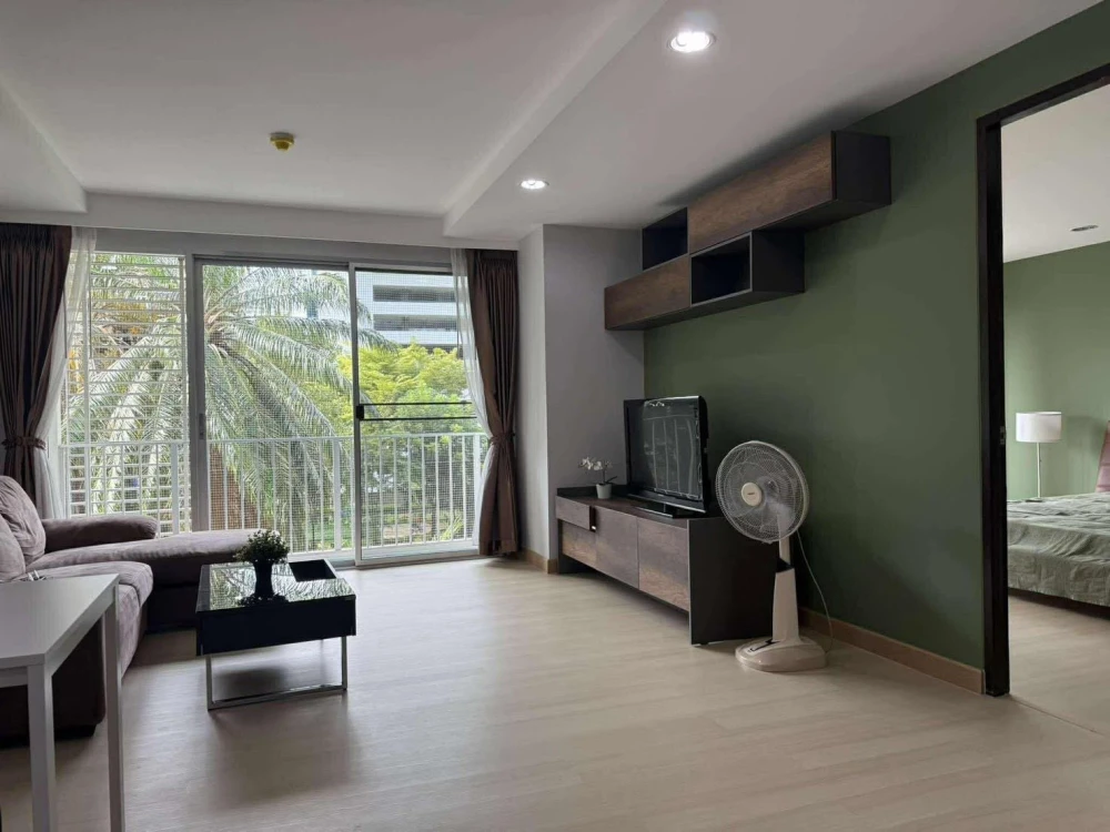 For rent: Abstract Phahonyothin Park, Building A, 3rd floor, garden view. Quiet atmosphere, very spacious room.