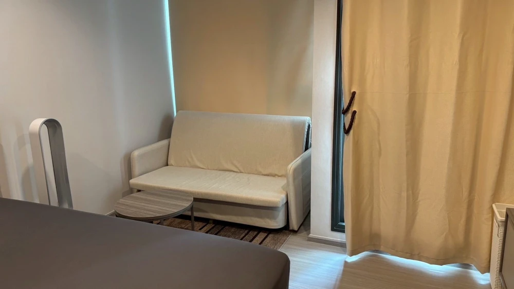 For rent, Life Sathorn Sierra project, ready to move in, 25th floor, high view, great price, come reserve today, don't miss out!