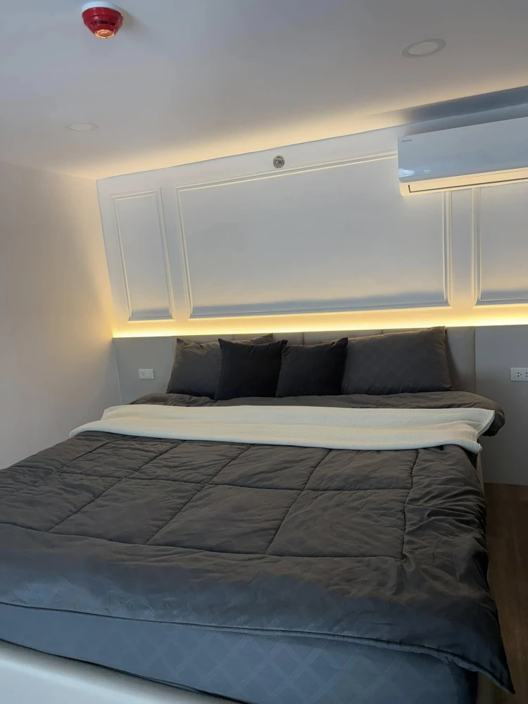 For rent: So Origin Kaset Interchange, a nice room, fully furnished, all in one place. I must say that you definitely can't miss it.