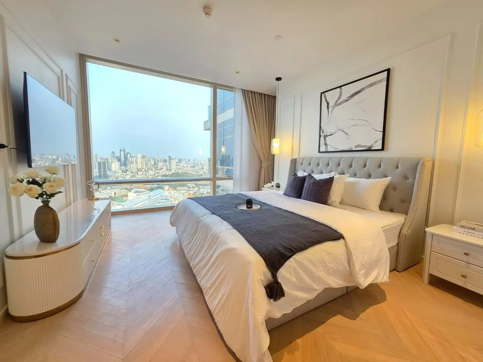 For rent: Four Seasons Private Residence, fully furnished room, 32nd floor, special view on the ICONSIAM side, hurry and reserve.
