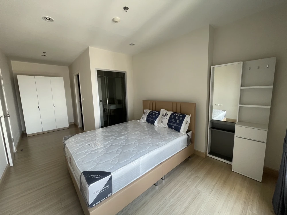 For rent!! Motif Condo Sathorn-Wongwian Yai. Beautiful room, fully furnished, ready to move in. Don't miss it!!