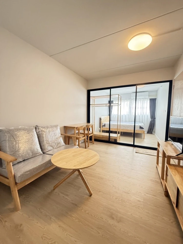 For rent Mori Condominium Muang Thong Thani, beautiful room with view of central garden and swimming pool, near elevator, easy to walk in, book now