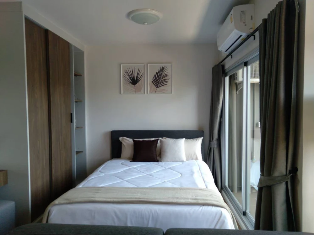 For rent, Dcondo bliss sriracha, ready to move in, fully furnished, just bring your own luggage and move in.