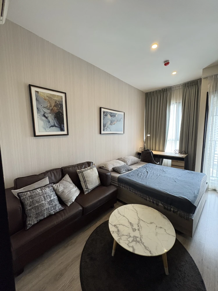 For rent: Knightsbridge Prime On Nut, beautiful room, built-in, complete furniture, ready to move in, hurry up and reserve now, don't delay.
