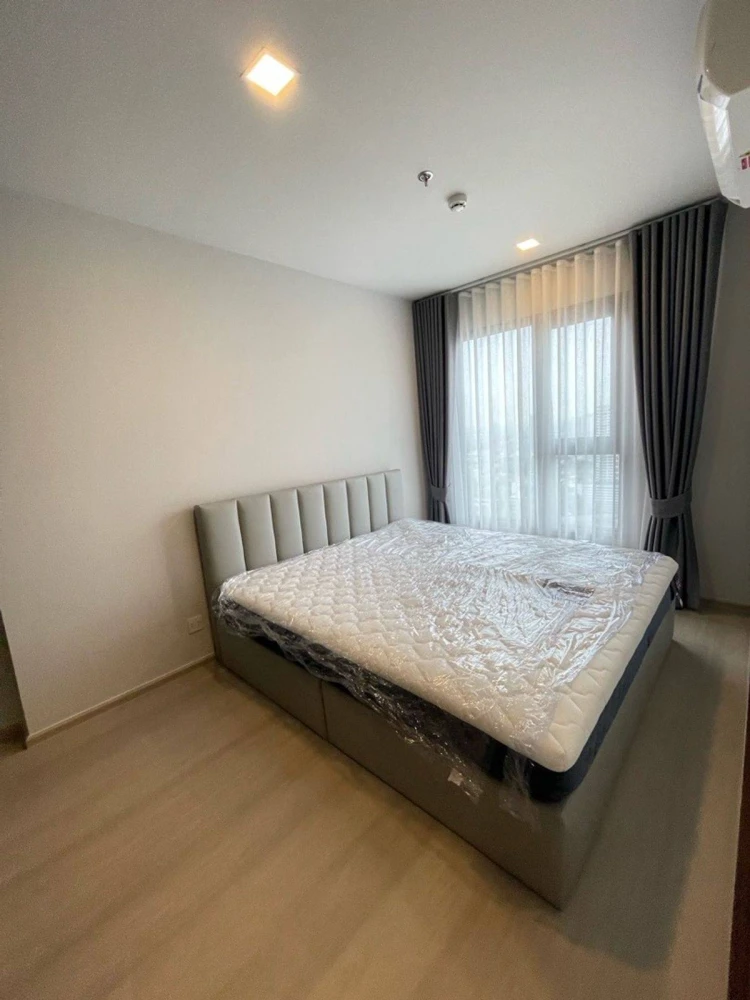 For rent: Life Phahonyothin-Lat Phrao, a nice room, complete with furniture and electrical appliances. Just come and move in. Don't miss out.