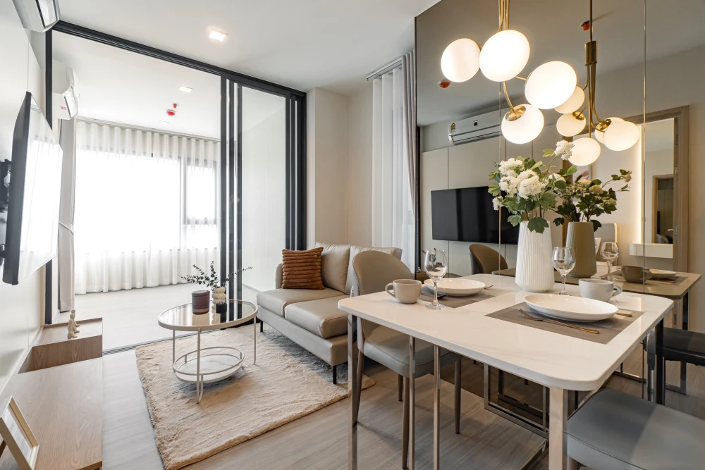 For rent: Life Sathorn - Sierra, 37th floor, very high, beautifully decorated, looks great, very livable, if you don't book, it would be a mistake.