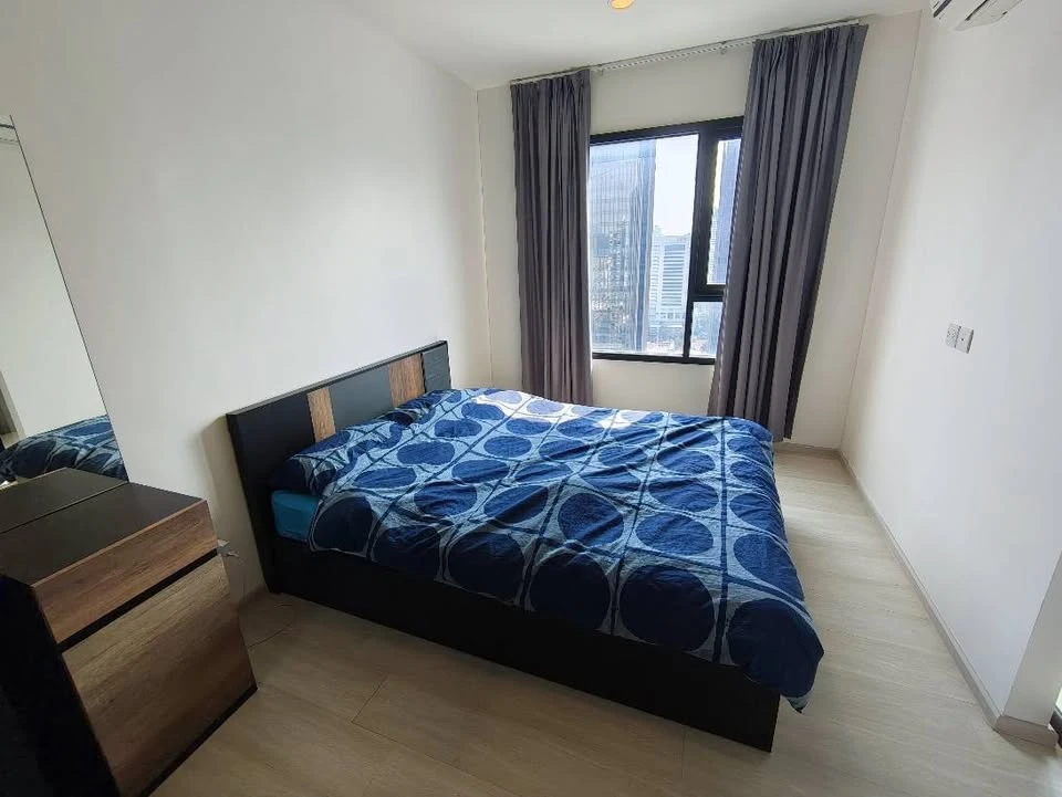 For rent: Life Asoke, 1 bedroom, 1 bathroom, 30th floor, fully furnished. Ready to move in.