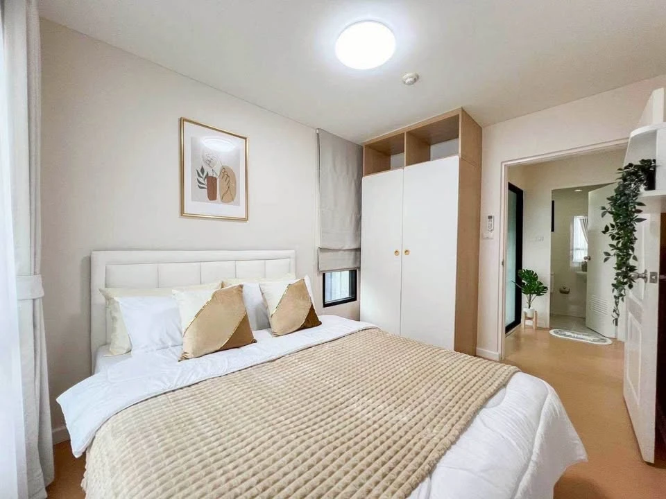 For rent!! I Condo Sukhumvit 105, 6th floor, Building A3. Beautiful unit, ready to move in. Conveniently located. Don't miss it!!