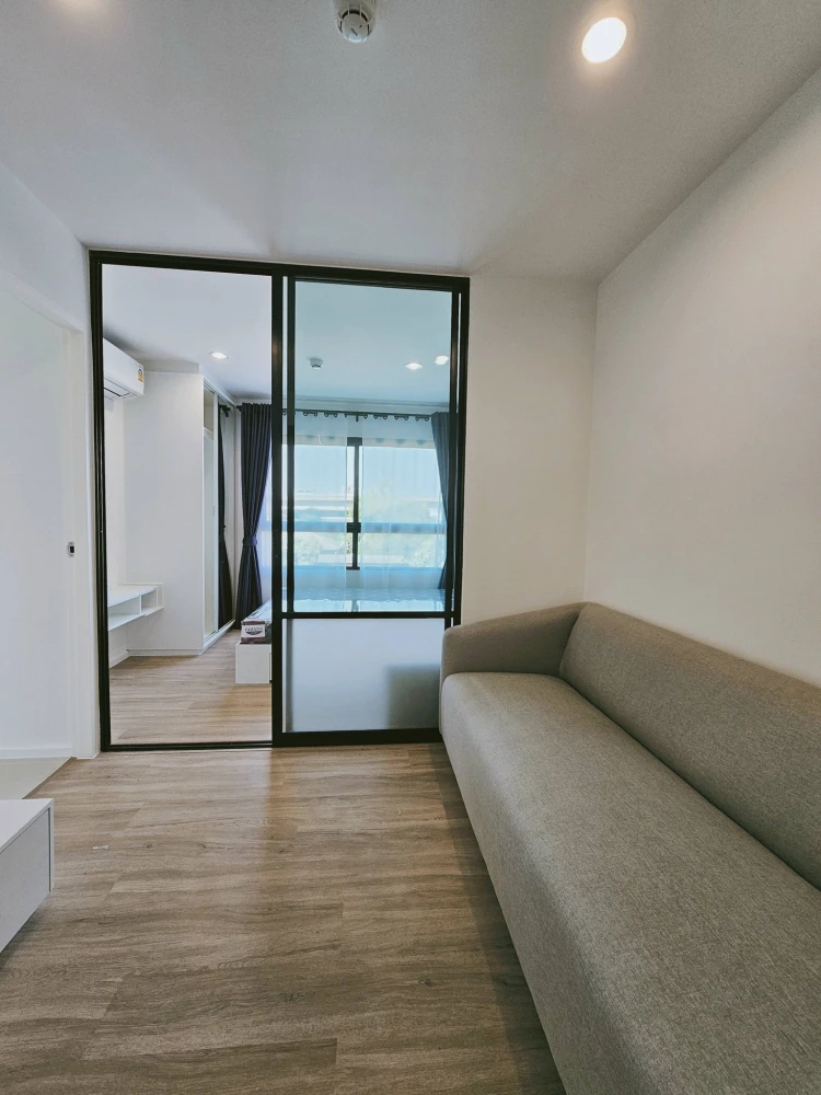Condo Active Pattanakarn for rent. Ready to move in. Affordable price. Book now before you miss out!