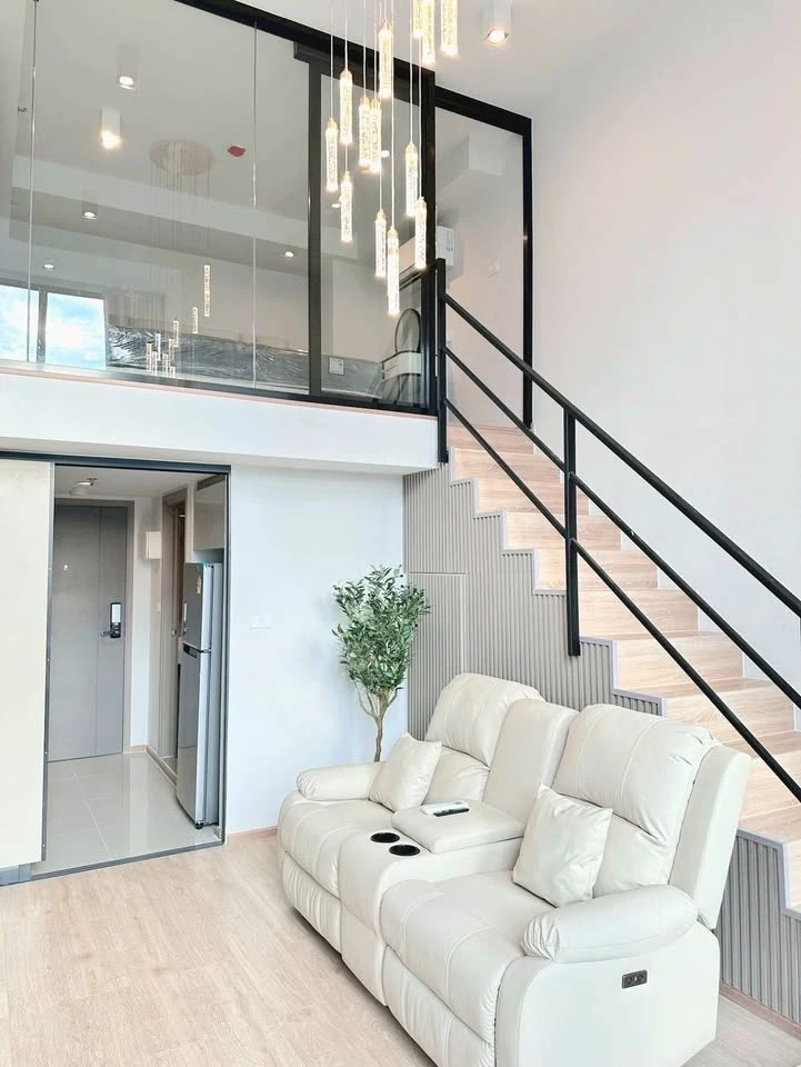 For rent: Ideo Rama 9 - Asoke, 35th floor, very high, fully furnished. If you don't reserve, you'll miss out!