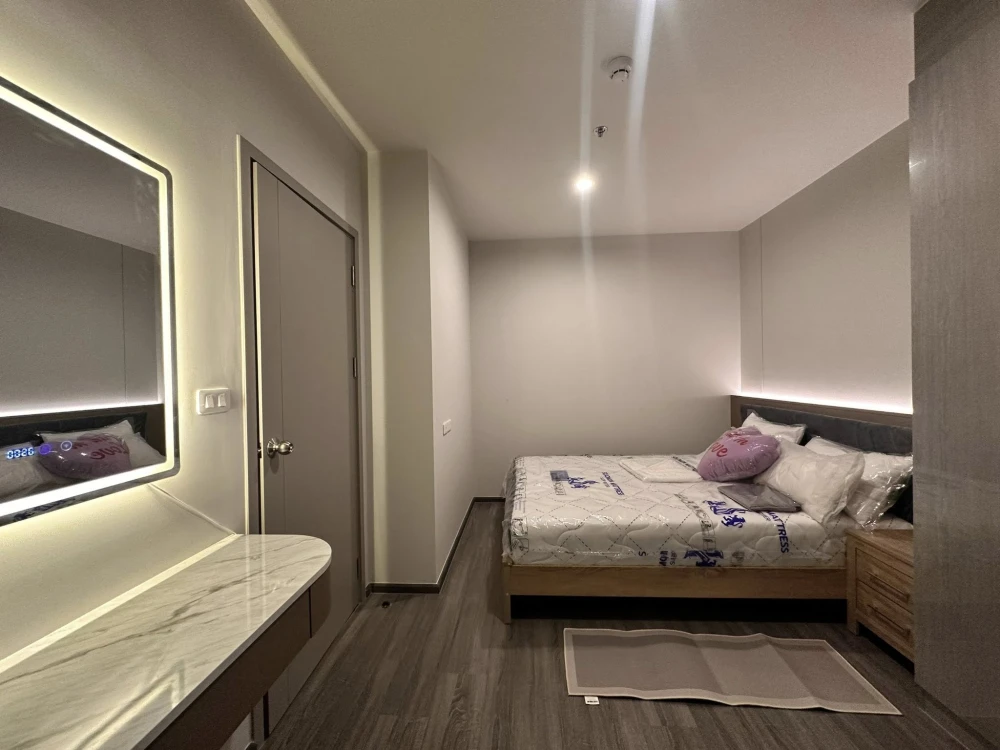 For rent: Ideo Ramkhamhaeng - Lamsali Station, 1 Bedroom unit with spacious living room, fully furnished, ready to move in.