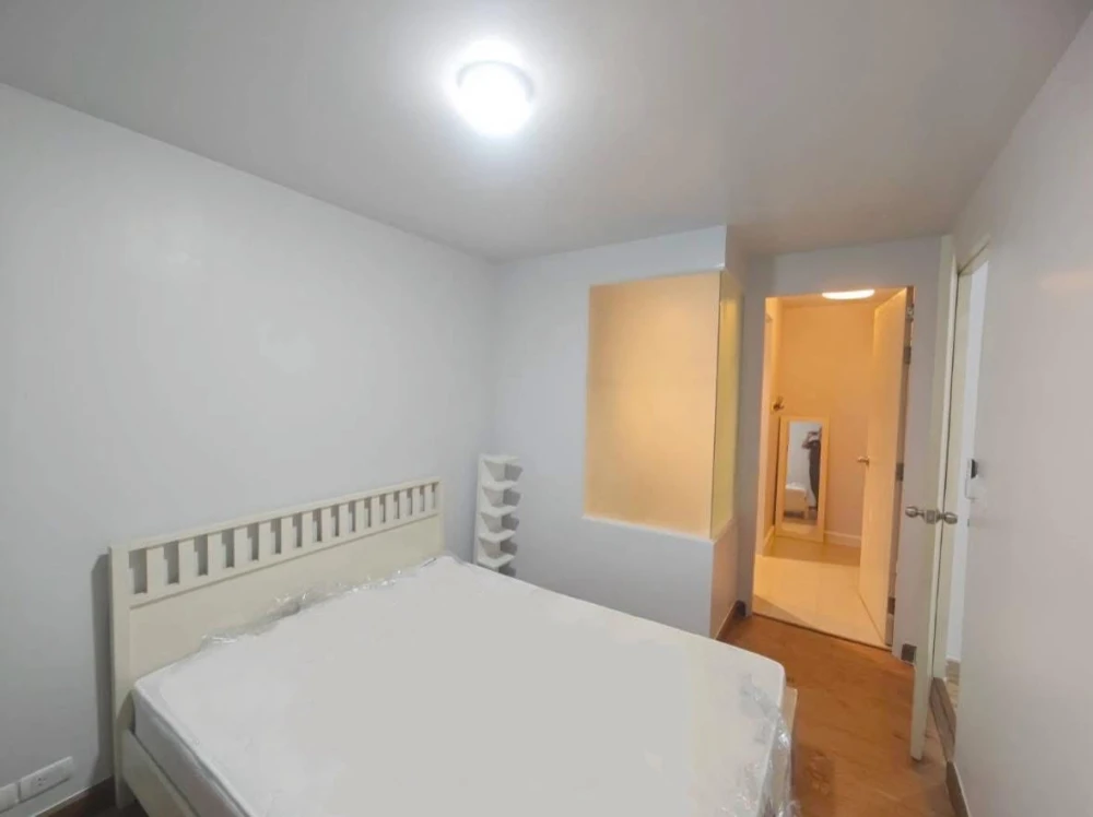 For rent: Ideo Ladprao 17, 35 sq.m., 6th floor. Fully furnished. Just bring your belongings and move in.