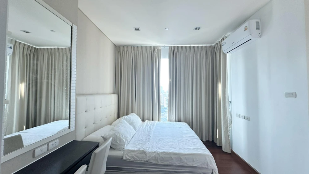 For rent: Ivy Thonglor, a room on a very high floor with a lot of usable space. You can't miss this opportunity to reserve it.