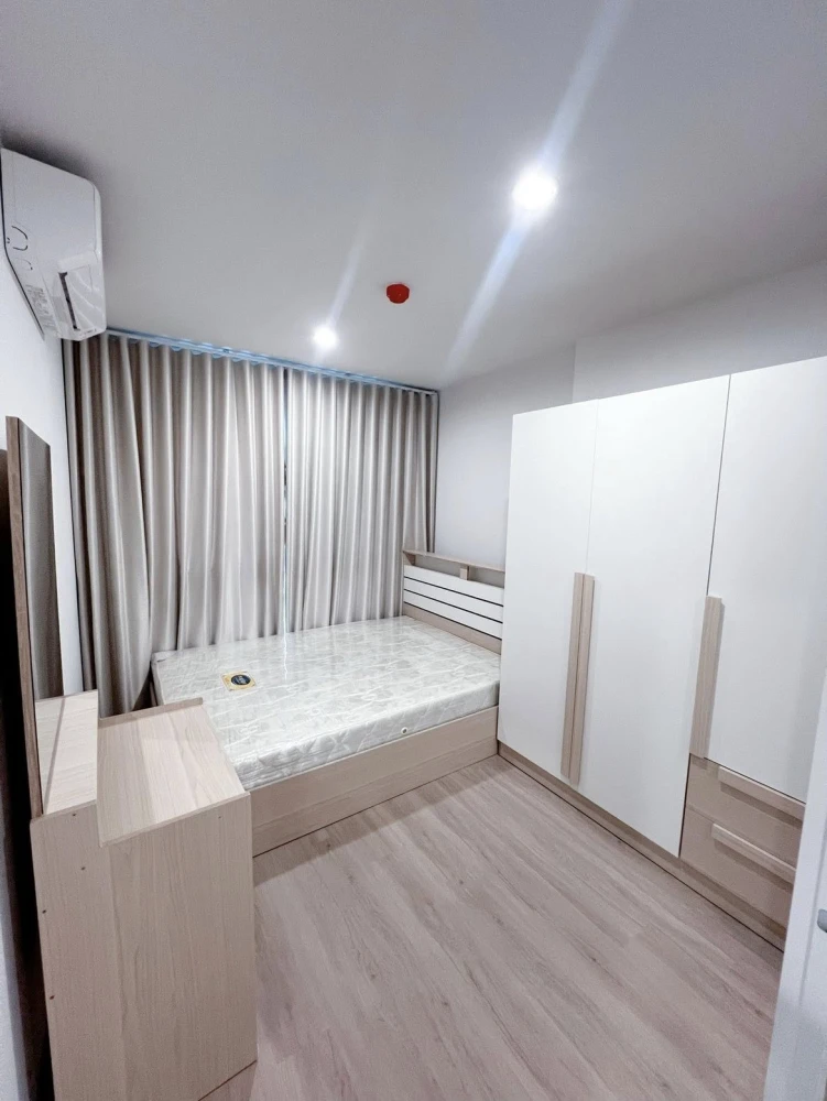 For rent: High-rise Ratchayothin Station condo. Ready to move in, fully furnished, complete amenities. Book now!