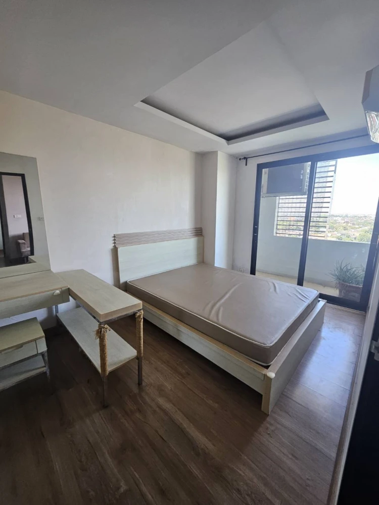 For rent: 88 The Terminal, 2 bedrooms. Great location, beautiful unblocked view, fully furnished. Don't miss out!