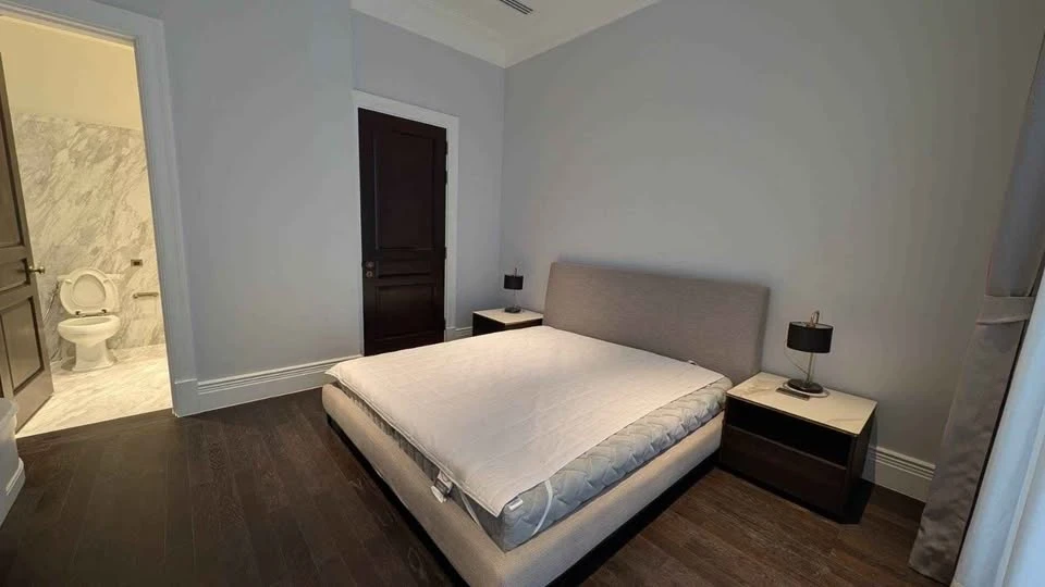 For rent: 98 Wireless, 3 bedrooms, spacious living area, fully furnished. Don't miss out!