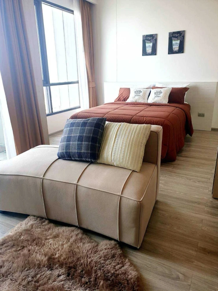 Aeras Condo for rent. Beautifully decorated unit with full furnishings in a great location. Just bring your suitcase and move in!